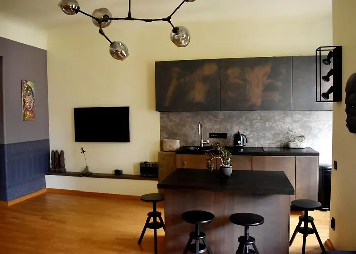 Perfectly Central Apartment 5 Min To Old Town & Art Noveau.