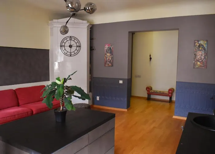Perfectly Central Apartment 5 Min To Old Town & Art Noveau.